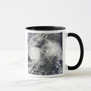 Caneca Furacão Felicia e Tempestade Enrique a leste de Ha