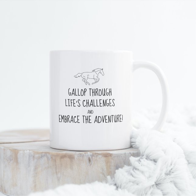 Caneca Galope através dos desafios da vida (Gallop through life's challenges and embrace the adventure, minimalist horse galloping)