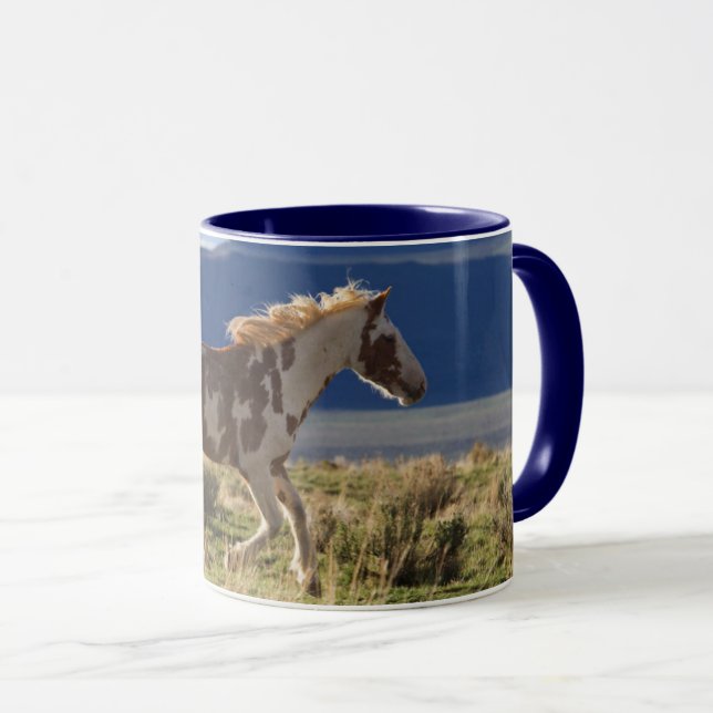 Caneca Garanhão Correndo, Montanhas Steens, Oregon (Frente Esquerda)