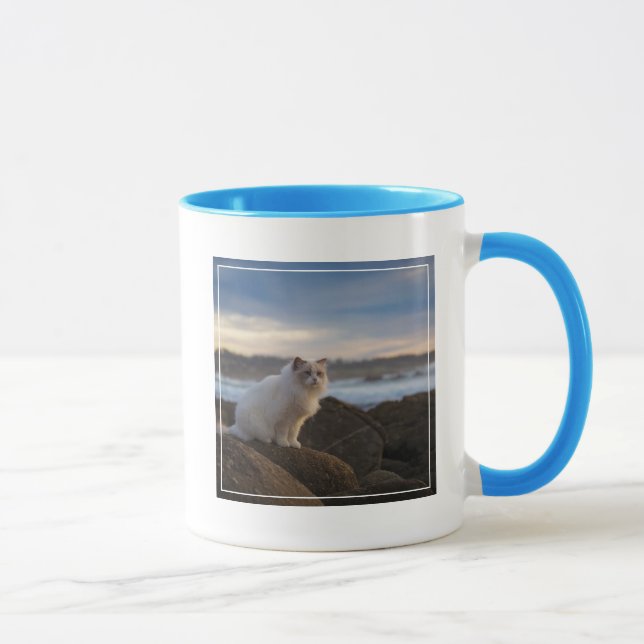 Caneca Gato de Ragdoll na praia (Direita)