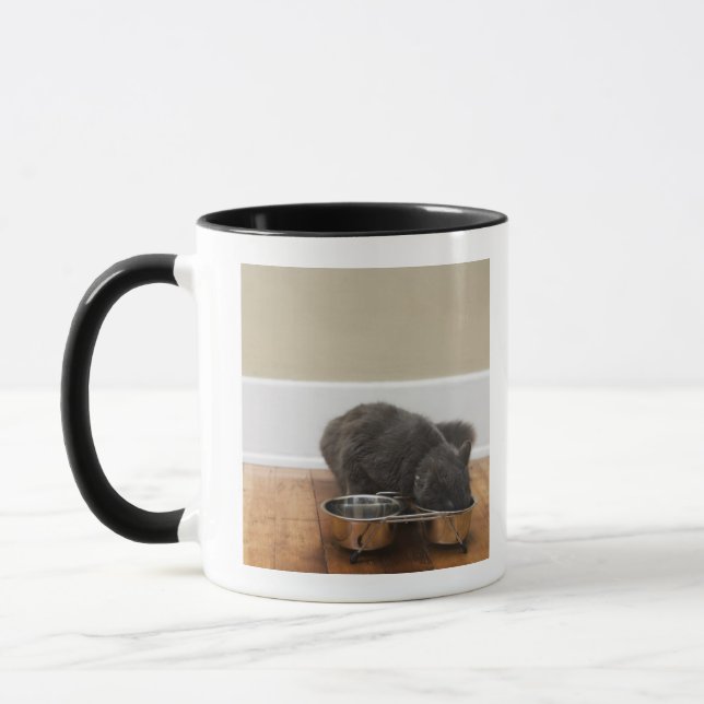 Caneca Gato que come da bacia (Esquerda)
