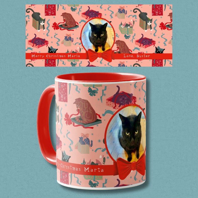 Caneca Gatos Engraçados Em Caixas De Natal Personalizadas (Add a photo of their special cat to this cute holiday mug Personalized for them. 4 colors available.)