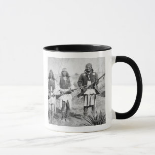 Caneca Geronimo e três de seus guerreiros de Apache, 188