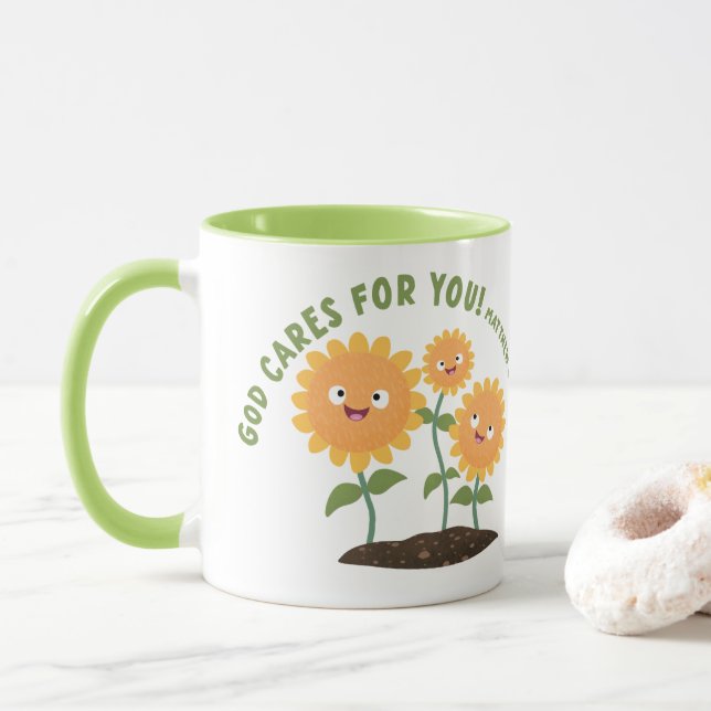 Caneca Girassóis fofos Deus cuida versículo da escritura  (Com Donut)