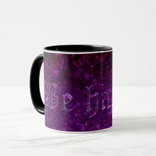 Caneca Glitter brilha com as sequências de confete roxo,