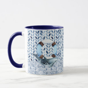 Caneca Golfinho e boia salva-vidas sobre o padrão marítim