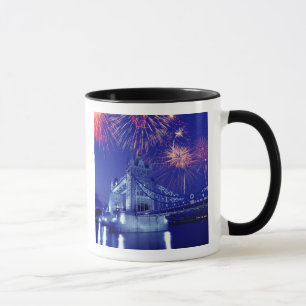 Caneca Grã-Bretanha, Londres. Fogos de artifício sobre a 