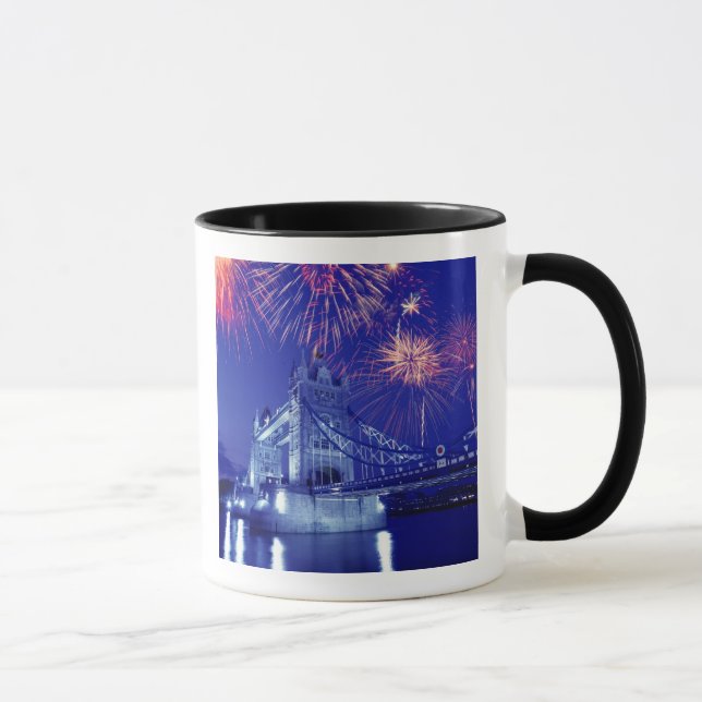Caneca Grã-Bretanha, Londres. Fogos de artifício sobre a  (Direita)
