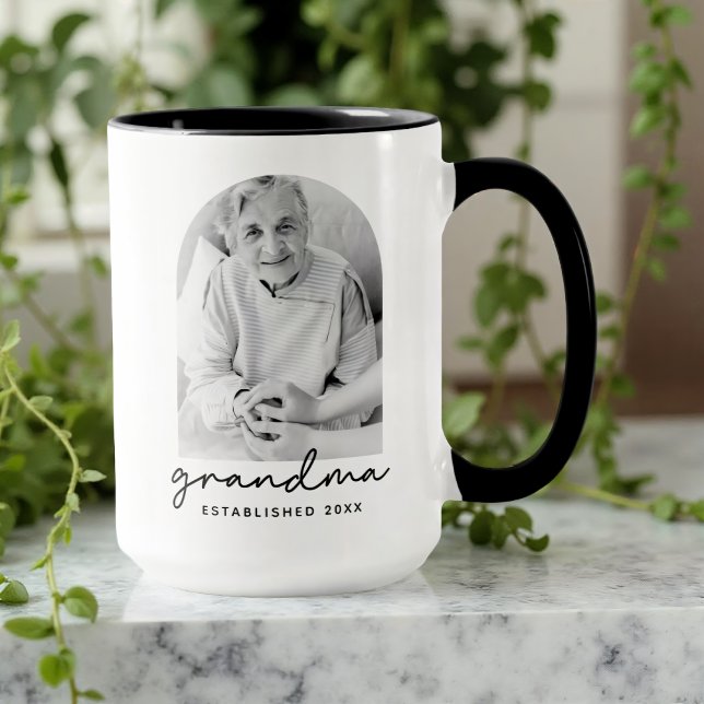 Caneca Grandma Established 20XX Modern Simple Photo (Criador carregado)