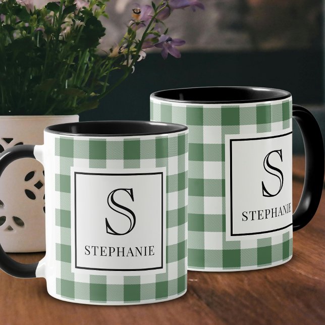 Caneca Green & White Plaid Black Typography Monogram Name (Criador carregado)
