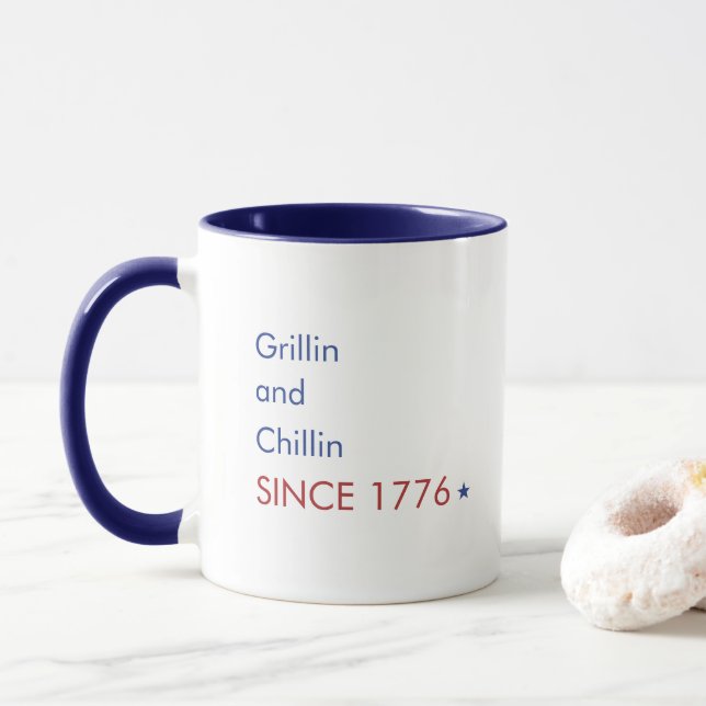 Caneca Grillin e Chillin desde 1776 engraçado 4 de julho (Com Donut)