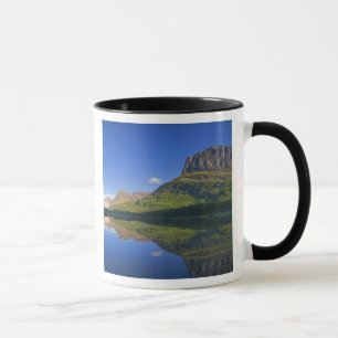 Caneca Grinnel Point e Allen Mountain refletem em