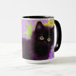 Caneca Gustav Klimt Black Kitten<br><div class="desc">Coffee Mug apresentando um gatinho preto Gustav Klimt! Esta beleza de olhos largos se coloca num campo verde de flores roxas. Um presente pensativo para amantes de gatos e entusiastas de arte austríacos!</div>