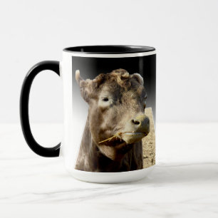 Caneca Hay Day: Momento de colheita de uma vaca marrom em