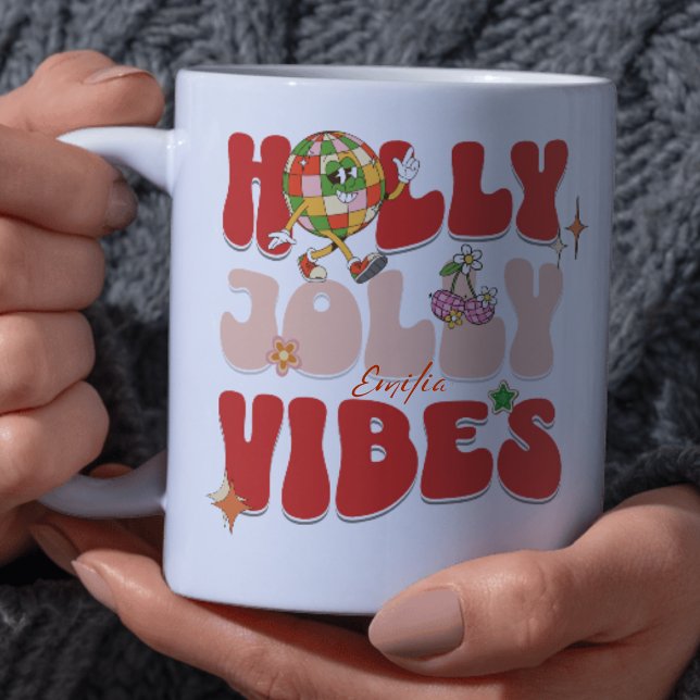 Caneca Holly Jolly Vibes Retro Groovy Red Christmas Nome (Criador carregado)