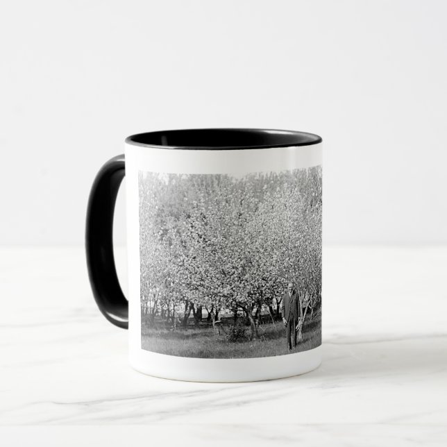 Caneca Homem Americano em Pomar Real Photo Coffee Mug (Frente Esquerda)