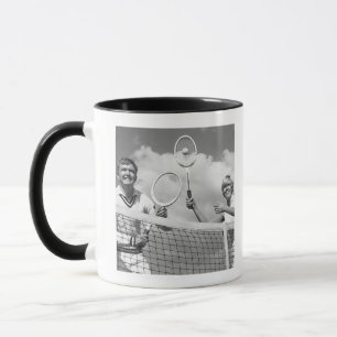 Caneca Homem e mulher que jogam o tênis