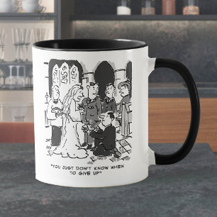 Caneca Homem tenta se propor a Noiva em um Casamento - En