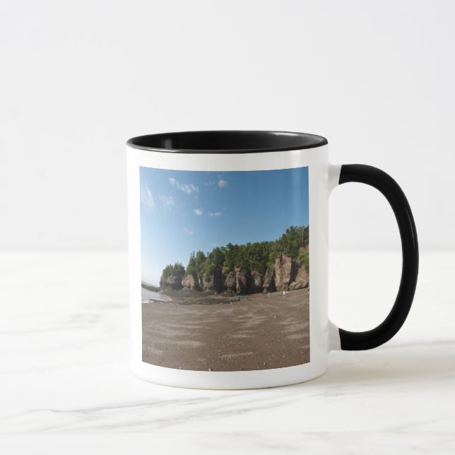 Caneca Hopewell Rocks e o Ocean Tidal Exploration (Direita)
