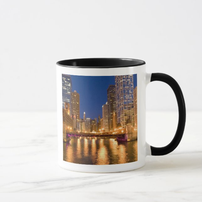 Caneca Horizonte de Chicago, Illinois, e Rio Chicago em (Direita)
