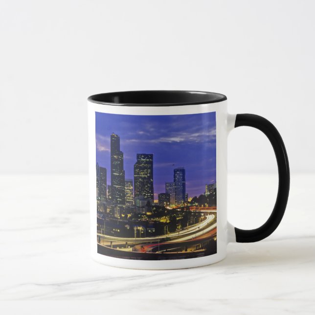 Caneca horizonte de Seattle, Washington à noite (Direita)