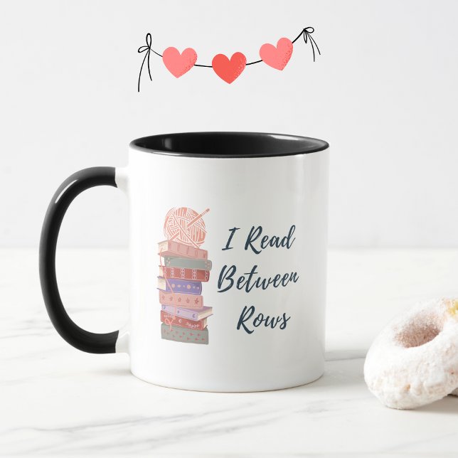 Caneca I Read Between Rows Crochet Knitting Book Lover (Criador carregado)
