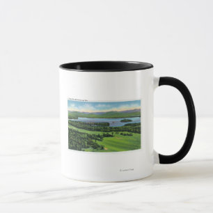 Caneca Ideia aérea do campo de golfe da pensão de Saran