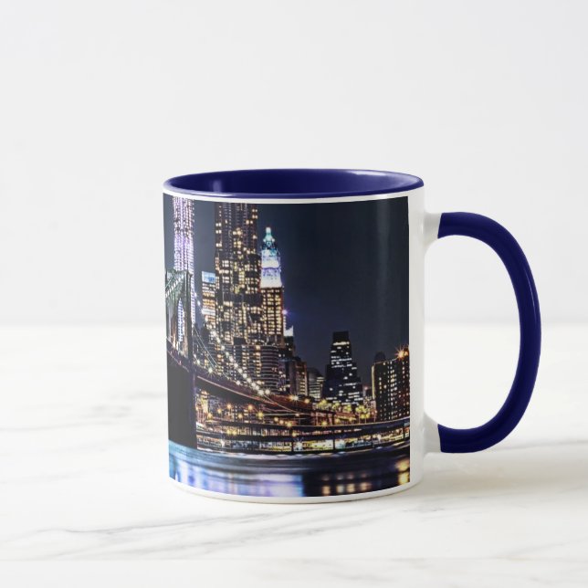 Caneca Ideia da reflexão da ponte de Brooklyn de New York (Direita)