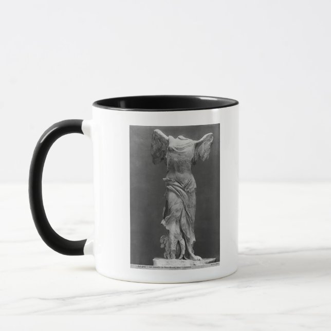 Caneca Ideia da vitória Samothrace no museu do Louvre (Esquerda)