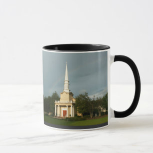 Caneca Igreja do bosque de Johnson do cristo - arco-íris