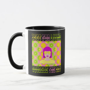 Caneca Ilustração de Arte Pop de Citros com Esprema o Dia