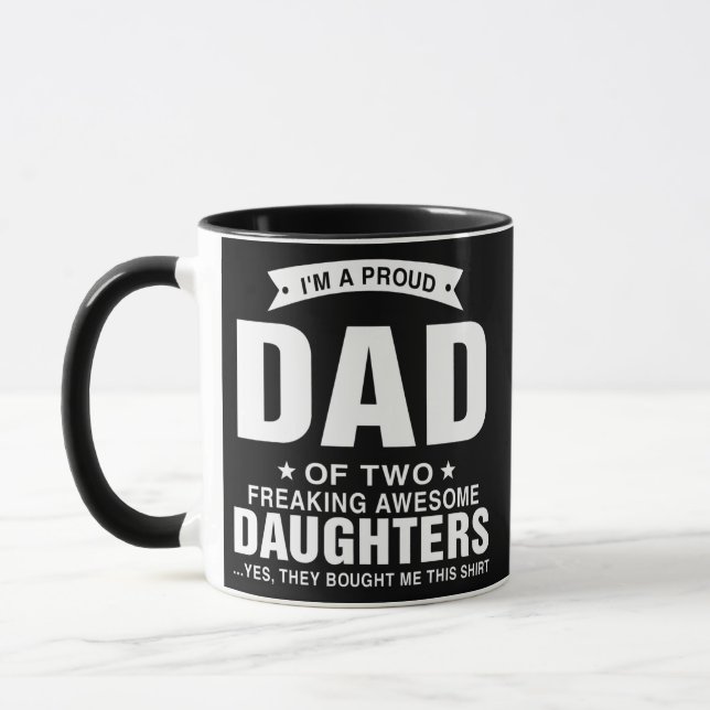 Caneca I'm A Proud Dad Of Two Freaking Awesome Daughters (Esquerda)