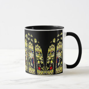Caneca inglesa velha da janela da igreja do vitral