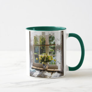 Caneca Janela com cortina de renda e tulipas