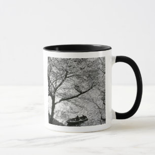 Caneca Japão, Tóquio. Flores de cerejeira no Palácio Impe