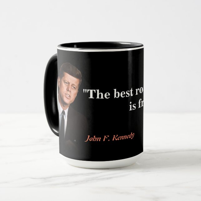 Caneca John F. Kennedy Cita Sobre Liberdade (Frente Esquerda)