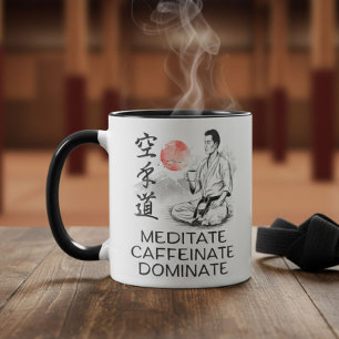 Caneca Karate - Meditar. Cafeinar. Dominar.