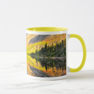 Caneca Lago medicine da parte superior dois no nascer do