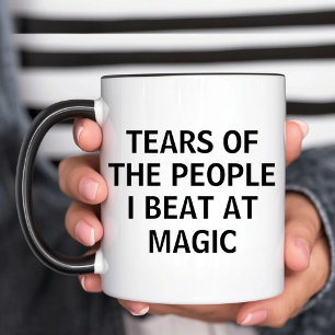 Caneca Lágrimas Das Pessoas Que Eu Bato Na Magia