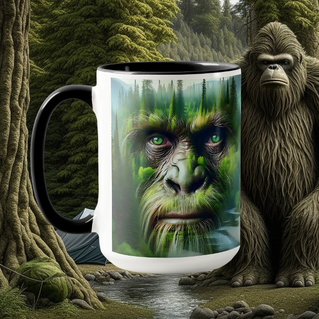Caneca Legal Sasquatch na floresta (Criador carregado)