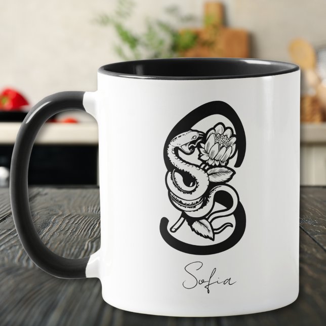 Caneca Letra S | Monograma Preto – Cobra & Flor Minimalis (Criador carregado)