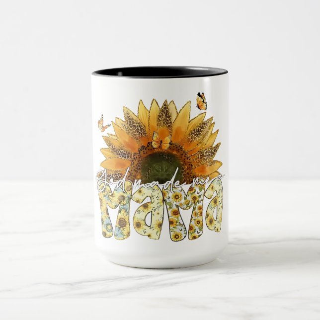 Caneca Letras de MAMA de Girassol com Borboletas  (Centro)