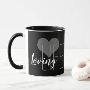 Caneca Letreiro VIVENDO A VIDA com coração