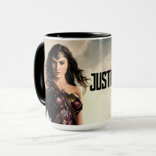 Caneca Liga da Justiça Mulher Maravilha No Campo De Bat