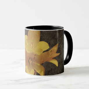 Caneca Lily asiática amarela em canvas de granulado