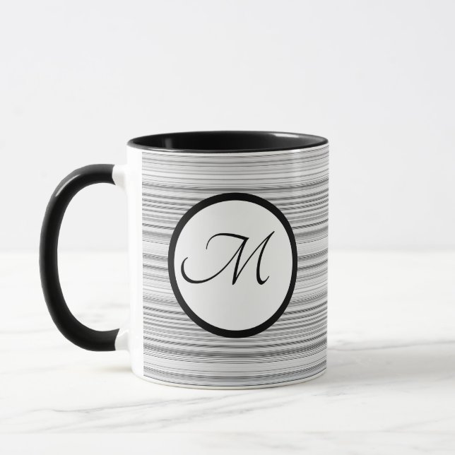 Caneca Listras Pretas e Brancas Personalizadas com Inicia (Esquerda)