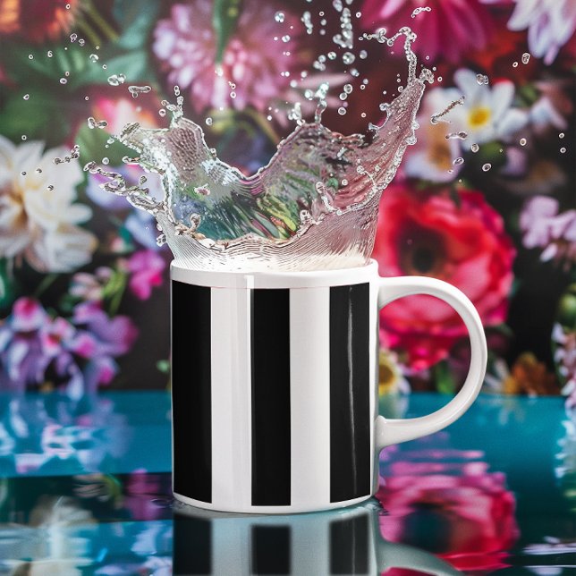 Caneca Listras Verticais Pretas e Brancas (Black and White Vertical Stripes Mug)