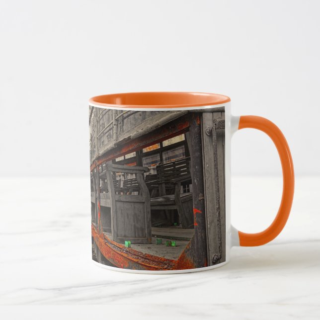 Caneca Locomotiva e carruagens de trem (Direita)