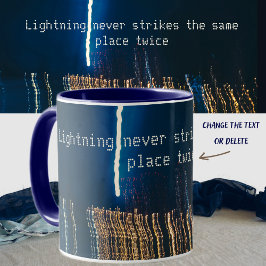 Caneca Luzes da cidade sobre fundo azul escuro