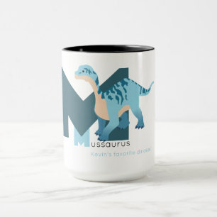 Caneca M como Mussaurus